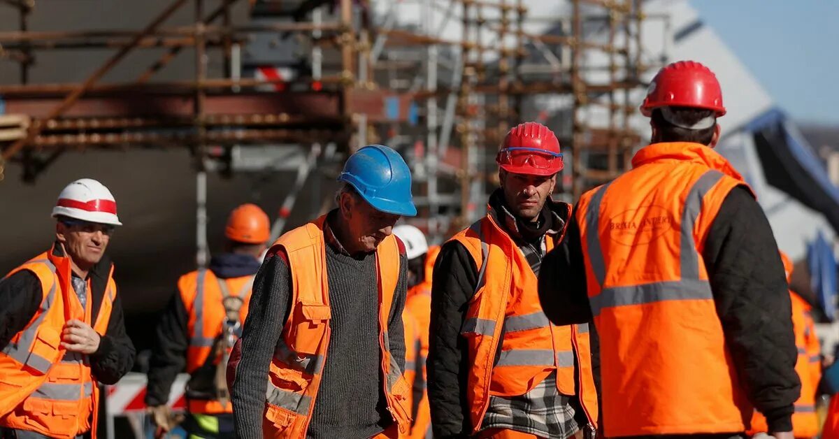 Великобритания брекзит. Безработица. Толпа людей в лондоне. Рабочая сила великобритании. Рабочая сила великобритании.