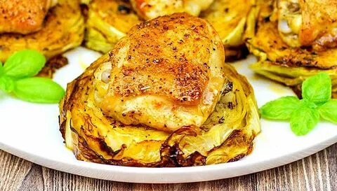 Куриные бедра с капустой