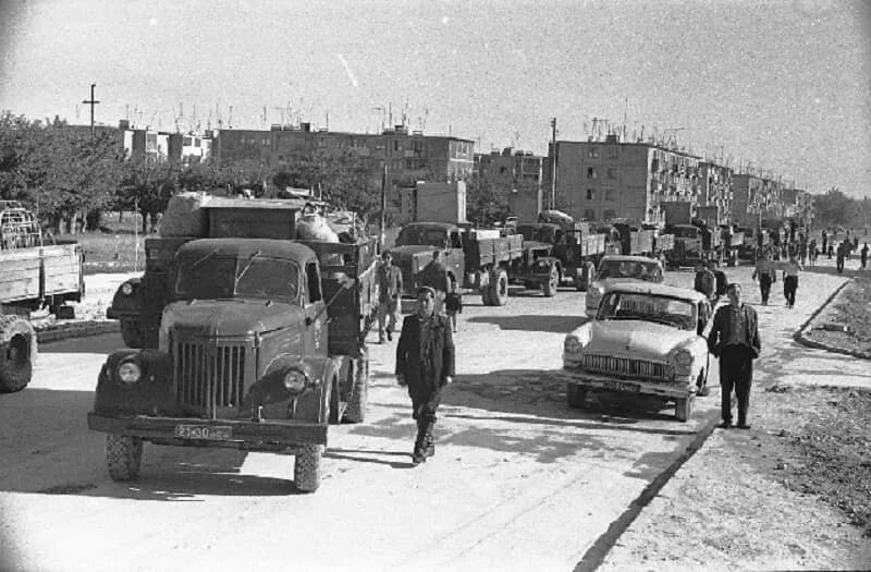 Ташкент землетрясение 1966 сколько. Землетрясение в ташкенте в 1966. 26 апреля 1966 года в ташкенте. зилзила ташкент 1966. землетрясение 1966 года в ташкенте.