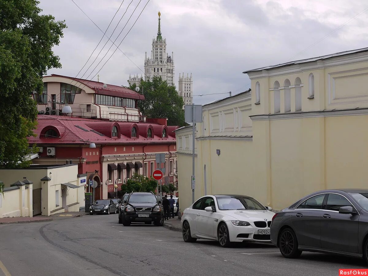 Москва малый ивановский пер. Малый Ивановский переулок. Малый Ивановский переулок 7-9. Ивановский переулок Москва. Церковь малый Ивановский переулок.