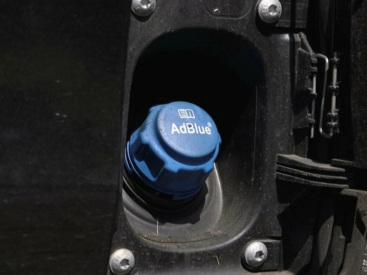 Adblue прадо 150. Adblue tiguan. Уровень adblue. Датчик качества реагента adblue. Уровень adblue.
