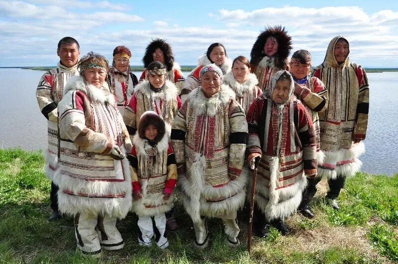Животные заповедника столбы красноярск. Животные красноярского края. Животное из красной книги красноярского края. Саяно-шушенский заповедник животные. Эвенки на енисее.