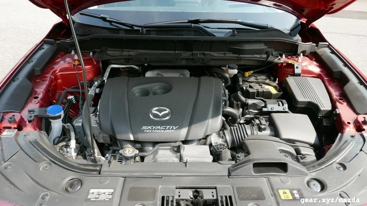 Капот мазда сх 5. Mazda CX 5 под капотом. Мазда СХ-5 под капотом 2021. Mazda cx5 воздухозабор. Mazda CX 5 подкапотное пространство.