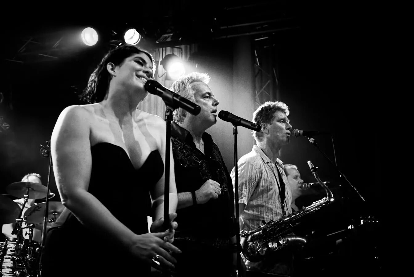 Дорона альберти gare du nord. Gare du nord - lilywhite soul (2011). Gare du nord - lilywhite soul (2011). Gare du nord - lilywhite soul (2011). Gare du nord вокзал.
