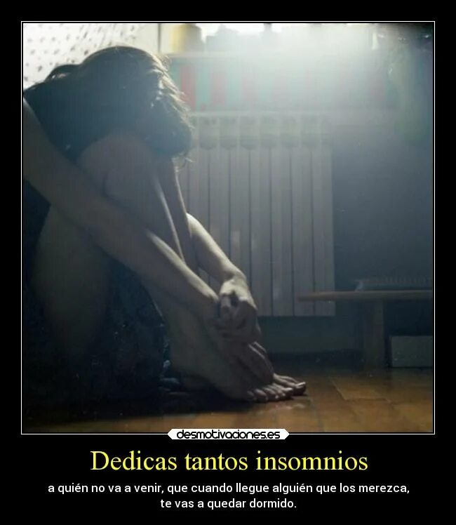 Одиночество девушка. Грустная девушка спины. Одинокая девушка. Девушка в печали. Грустная брюнетка.