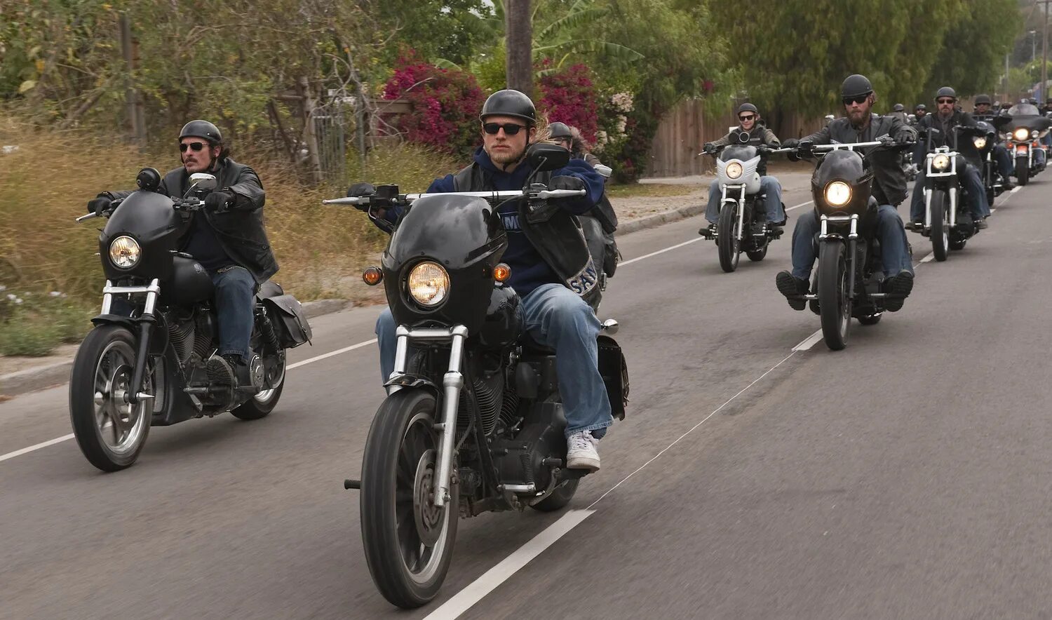 сыны анархии чарли ханнэм на мотоцикле. сыны анархии мотоциклы. сыны анархии мотоциклы. пайни сыны анархии. сыны анархии на харлей дэвидсон мотоциклы.