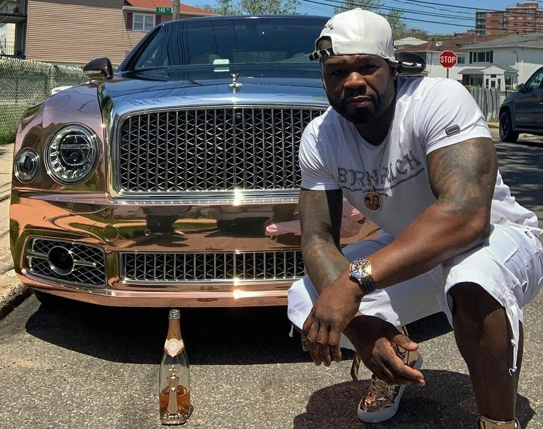 Жизнь 50 cent. Рэпер 50 Cent. 50 Cent рэпер сейчас. Фифти сент 2021. Машины 50 Cent.