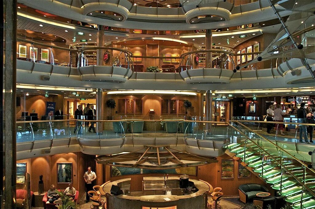Rage of the seas. Brilliance of the Seas. Круизный лайнер Вандер. Круизный лайнер внутри. Wonder of the Seas внутри.