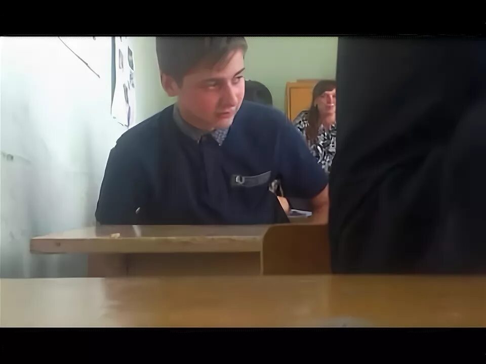 Сделали прямо на уроке. Школьники лапают учительницу. В школе одноклассницу. Учитель занимается с учеником. У учителя встал на уроке.