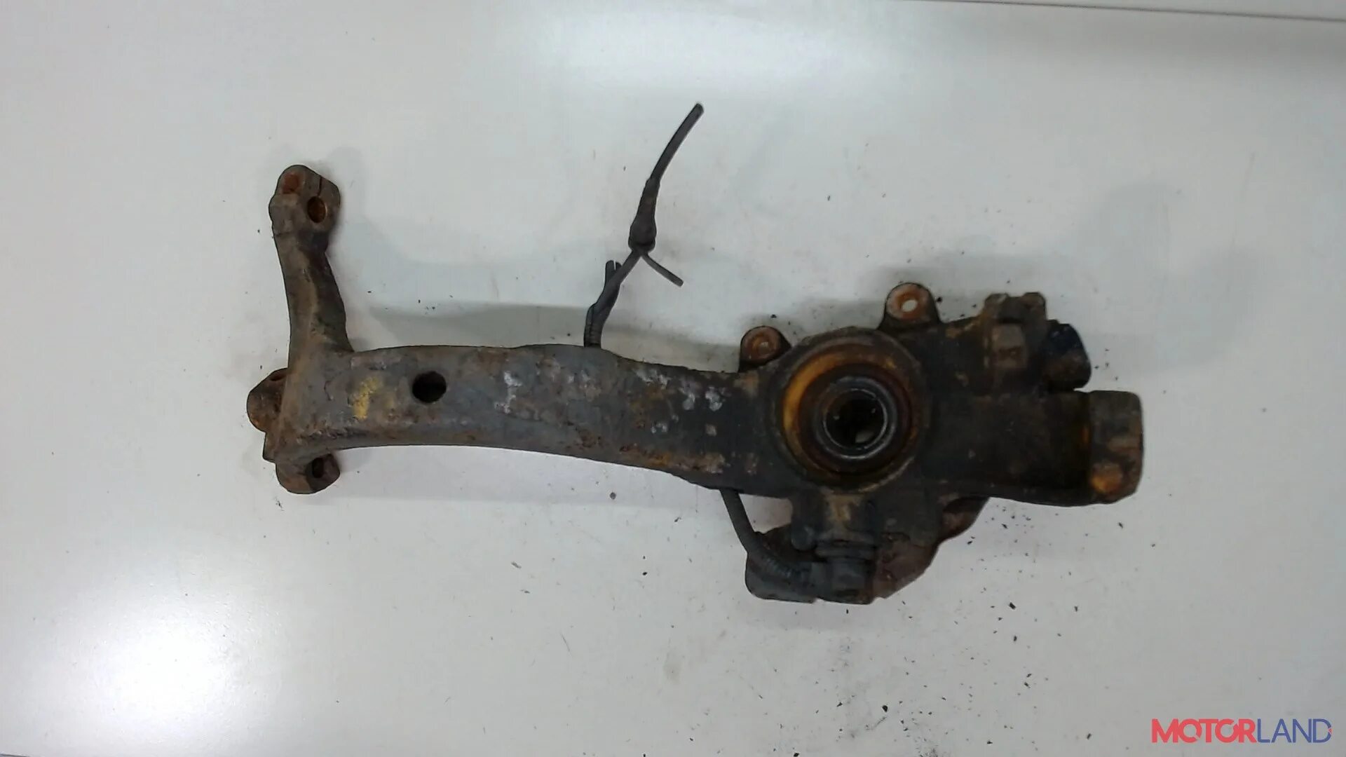 Цапфа ауди. Правый поворотный кулак volkswagen passat b5. кулак ступица правая vw passat b5. цапфа vw passat b3.