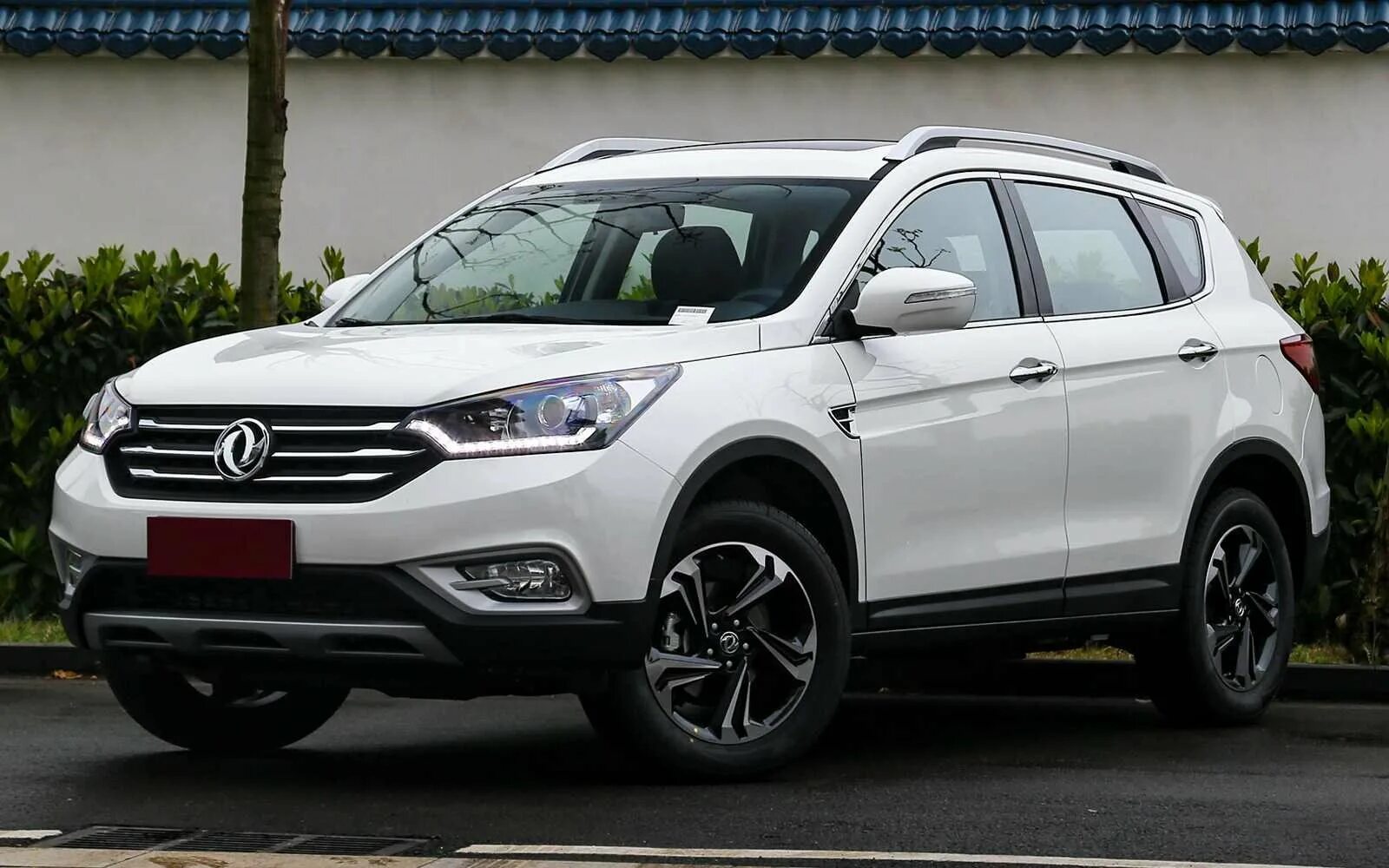 Донг фенг dfm сайт. Донг фенг ах7. донг фенг ax7. dongfeng ax7 кроссовер. донг фенг ах7 комплектации.
