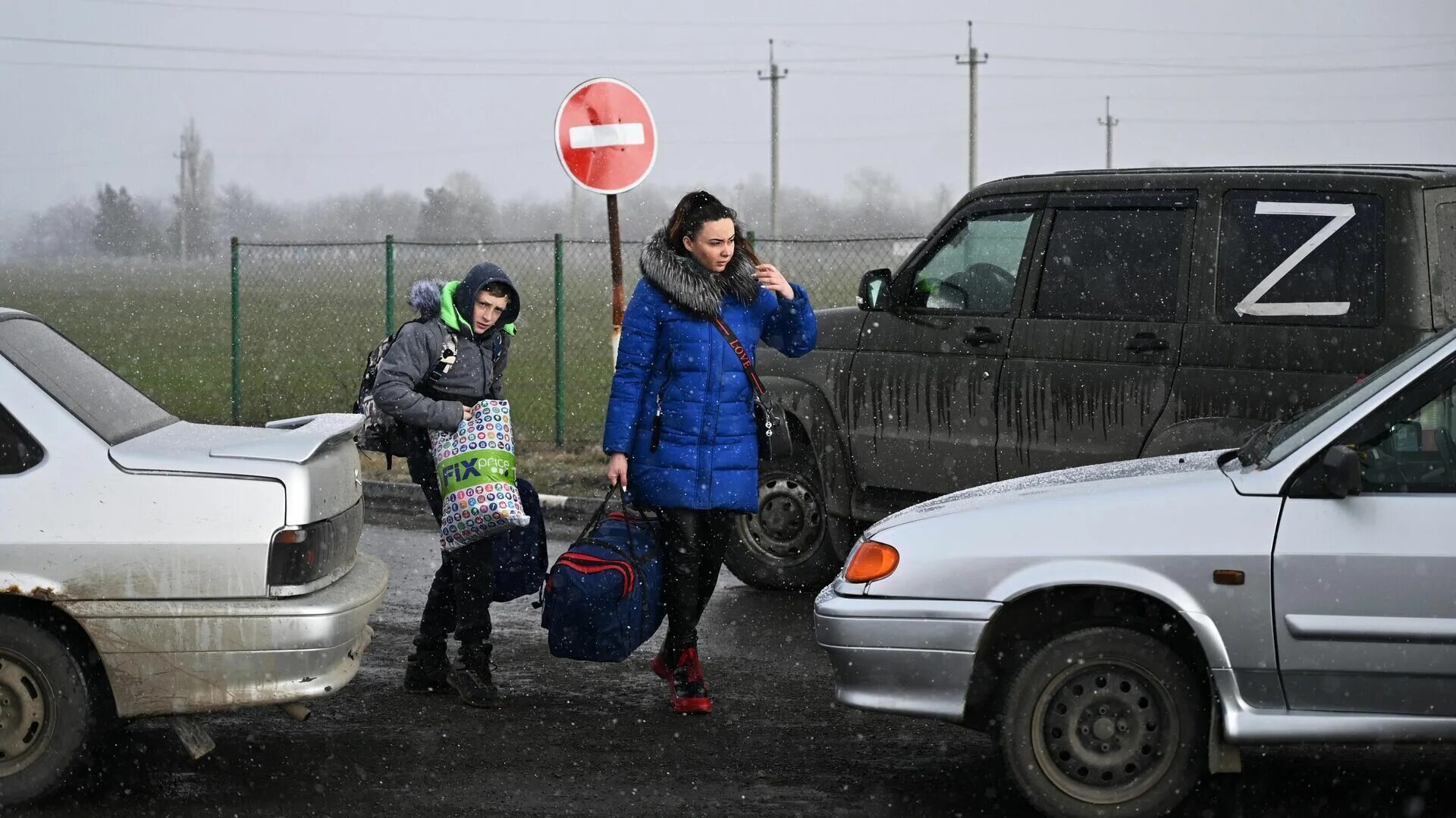 Россия украина сегодня. Украина беженцы на авто. Жители России. Автомобиль по надзору. Беженцы с Украины в России 2022.