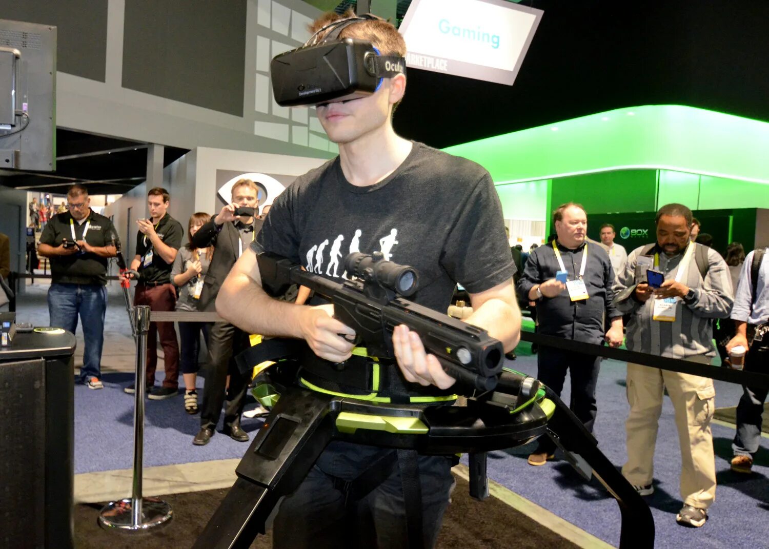 VR Omni one. Virtuix Omni. ВР еспорт. Соревнования в виртуальной реальности.