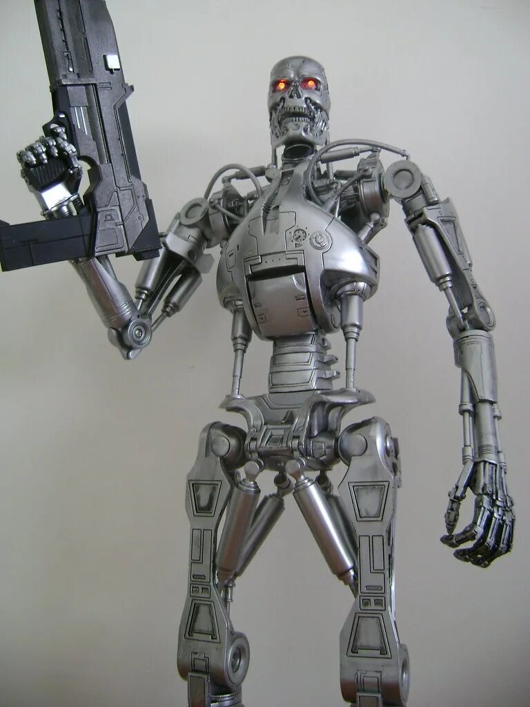 Терминатор 18. Терминатор 1984 арнольд. Стальной скелет терминатора т800. Арнольд шварценеггер робокоп. Терминатор dark fate.