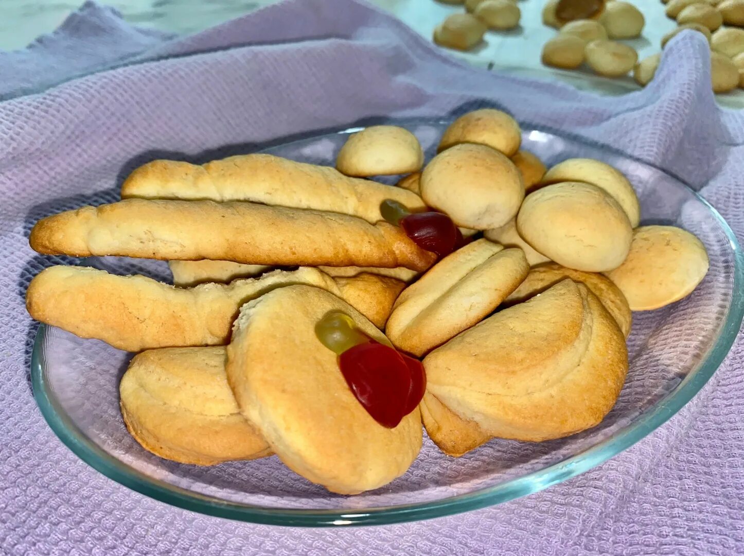 Песочное печенья в духовки на маргарине. Песочное печенье на маргарине. Печенье на молоке и маргарине. Печенье домашнее песочное на маргарине. Печенье на маргарине детям.