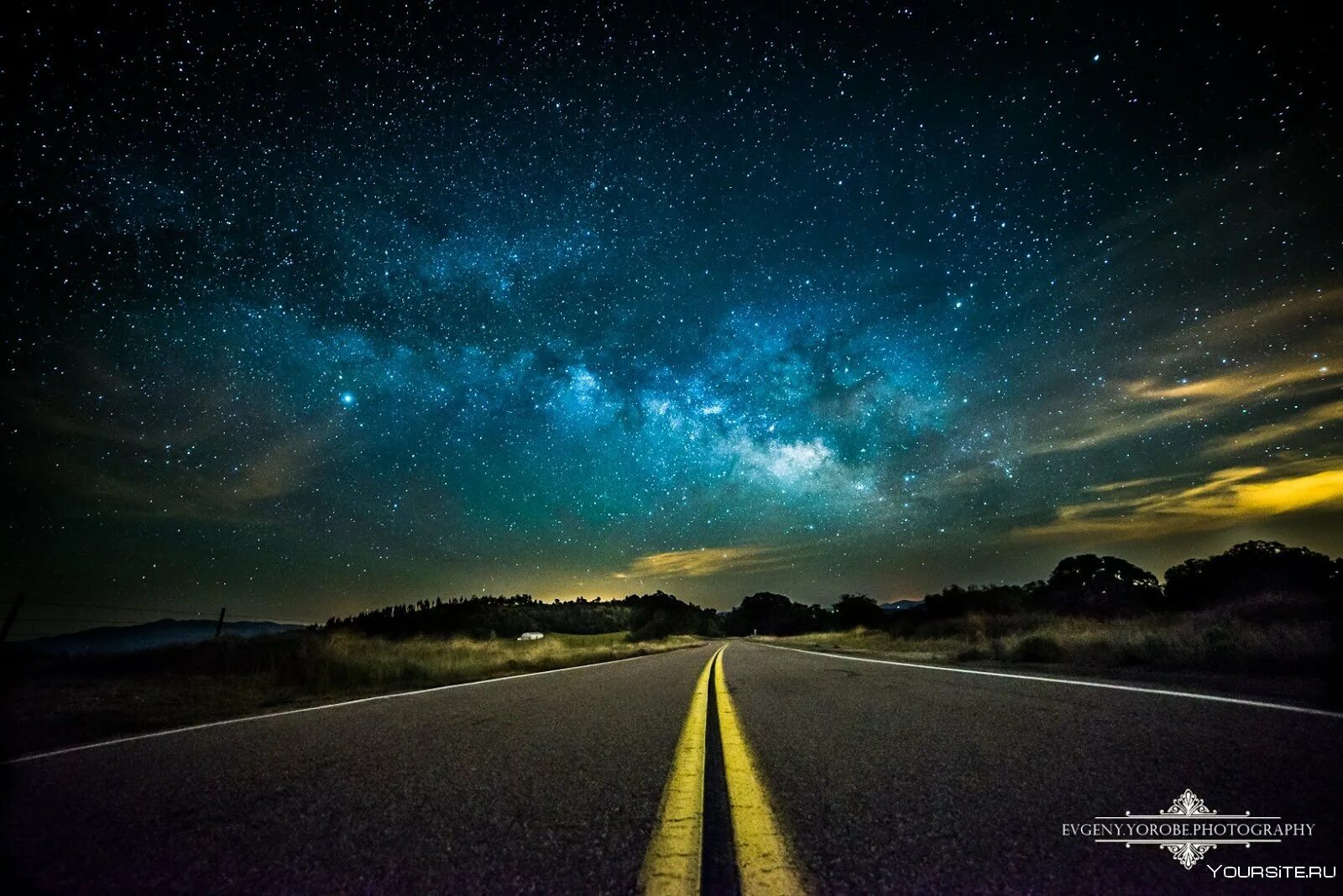 Звездное небо дорога. Дорога ночью. Звездное небо. Ночное небо.