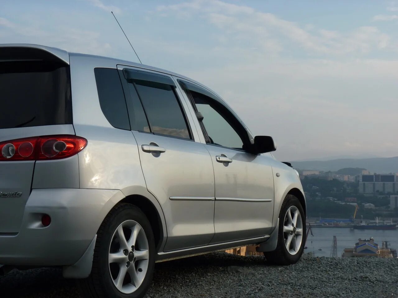 Мазда демио 2002 1. Mazda demio 2006. Мазда из японии. Demio 2g. Мазда демио без.