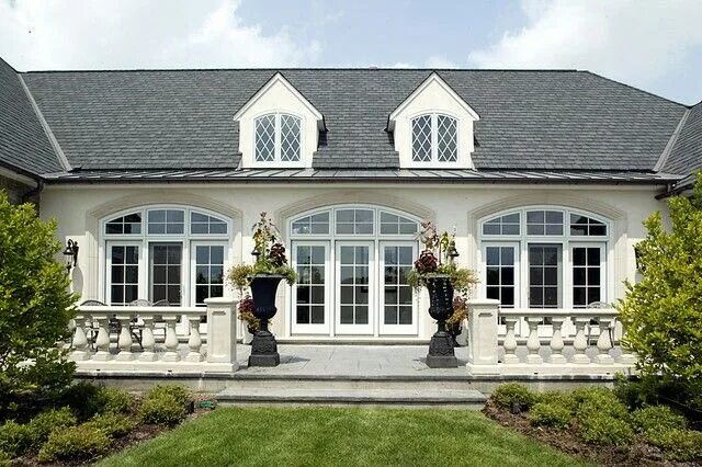 Contemporary Living Room Large house windows, Large window treatments, Big livin