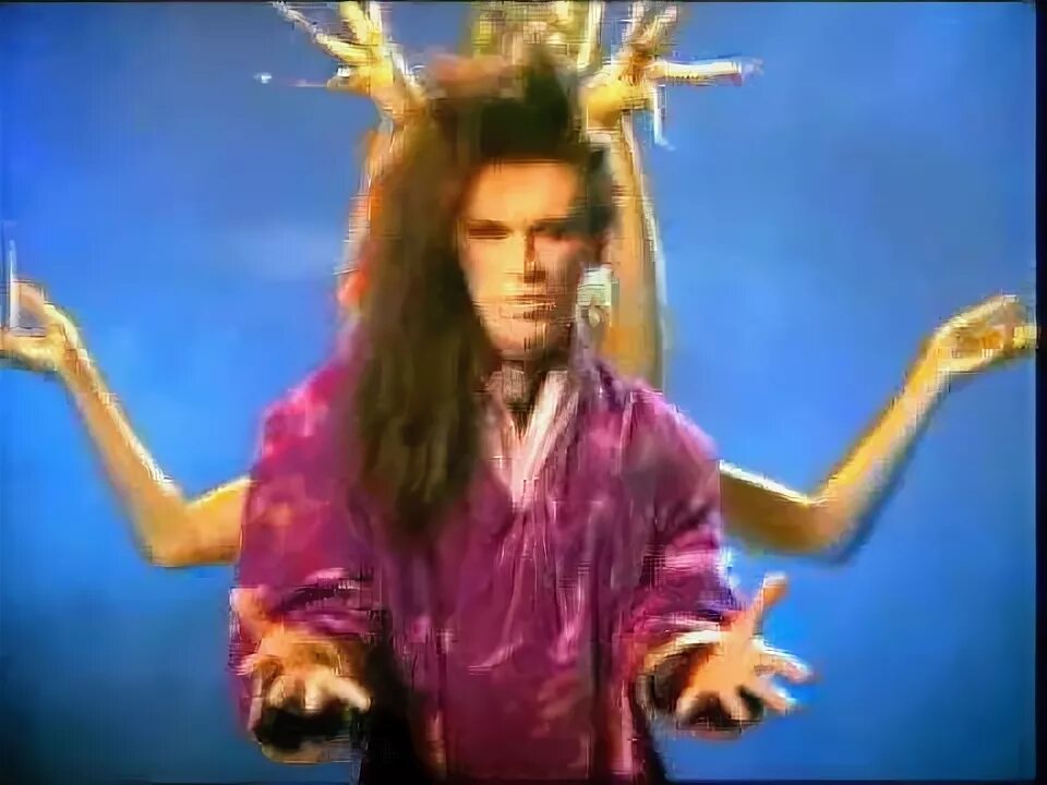 Пит бёрнс певец. Пит бернс 1984. You spin me round бурундуки. Paul rudd you spin me round. Dead or alive you spin me round.