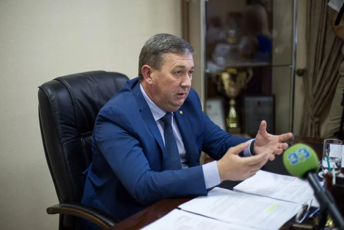 Мэр города шахты до панамаренко. Заместители мэра в городе шахты ростовской области. Денис станиславов шахты. Ковалев андрей владимирович глава администрации города шахты. Ковалев шахты администрация.