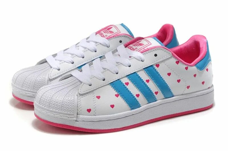 Adidas hello. Адидас Хеллоу Китти кроссовки. Кеды адидас Хеллоу Китти. Adidas Superstar hello Kitty. Хелло Китти в адидасе.