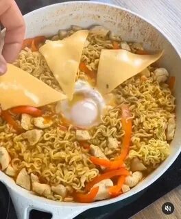 Доширак с яйцом