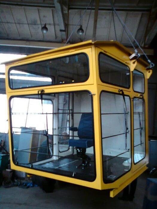кабины козловых кранов. кабина портального крана. 4020-500. кабина для казлового кранов 20 тон. кабина управления краном козло.