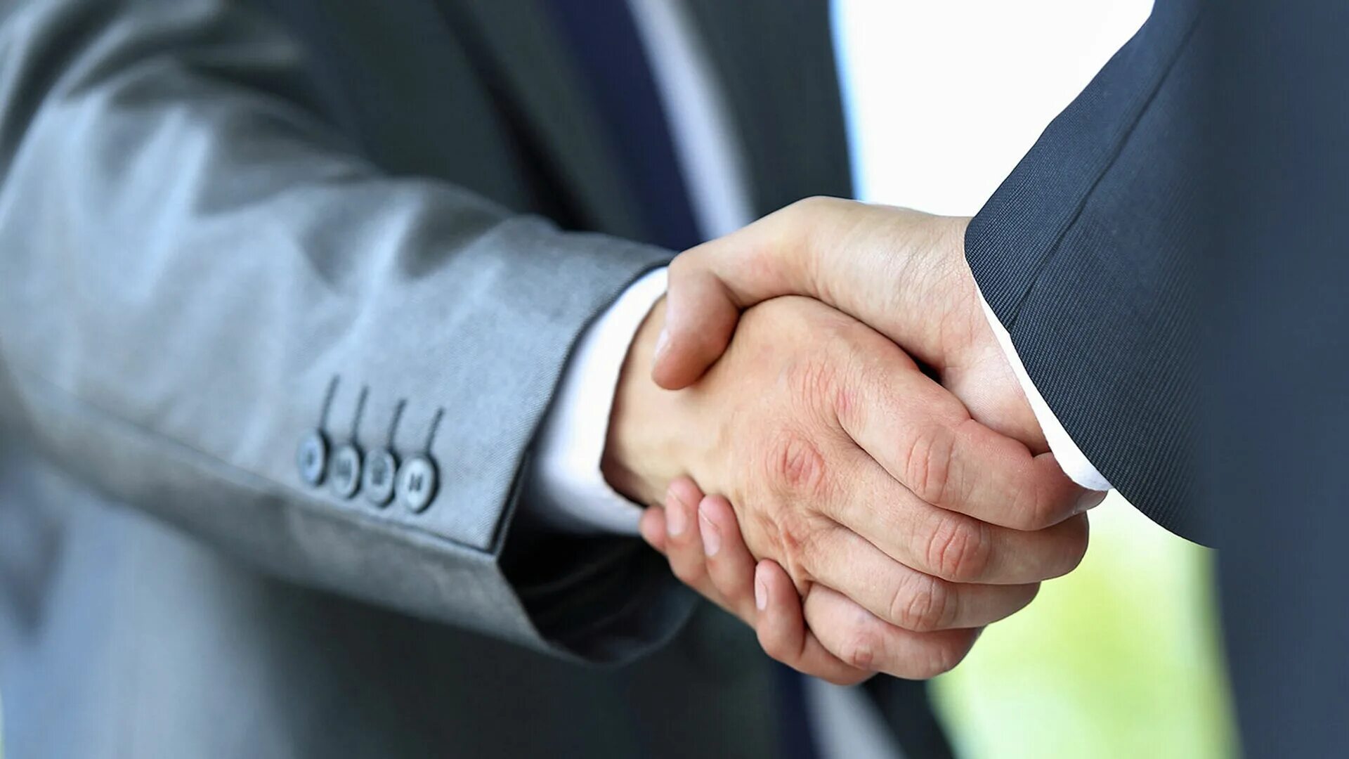Client handshake. Рукопожатие. Рукопожатие деловых людей. Рукопожатие сделка. Партнерство в бизнесе.