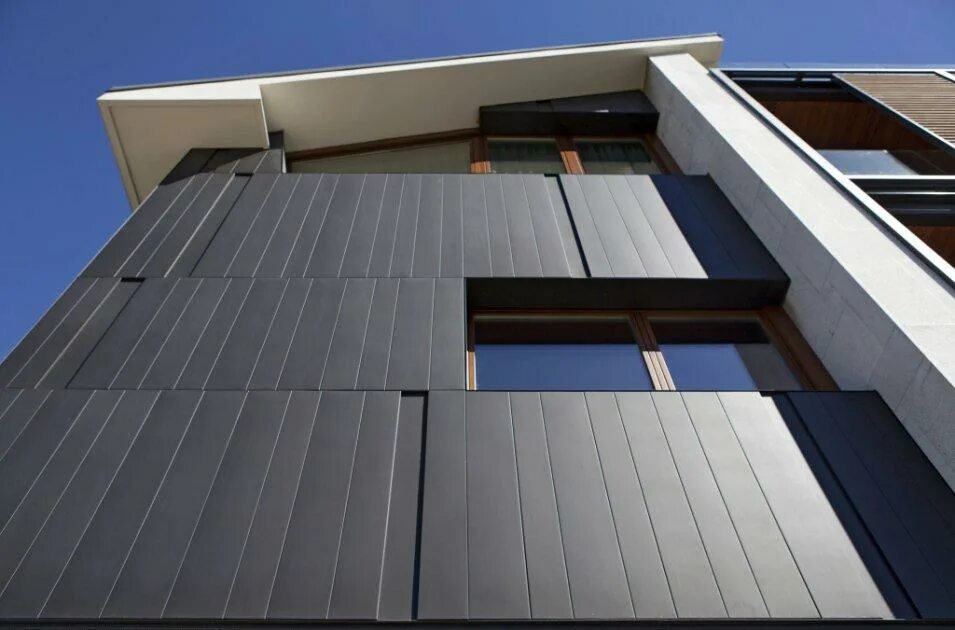 Линеарные панели металлпрофиль. Линеарные панели золотой дуб. Линеарная панель эльбрус. Вентилируемый фасад линеарные панели. Линеарные панели primepanel.