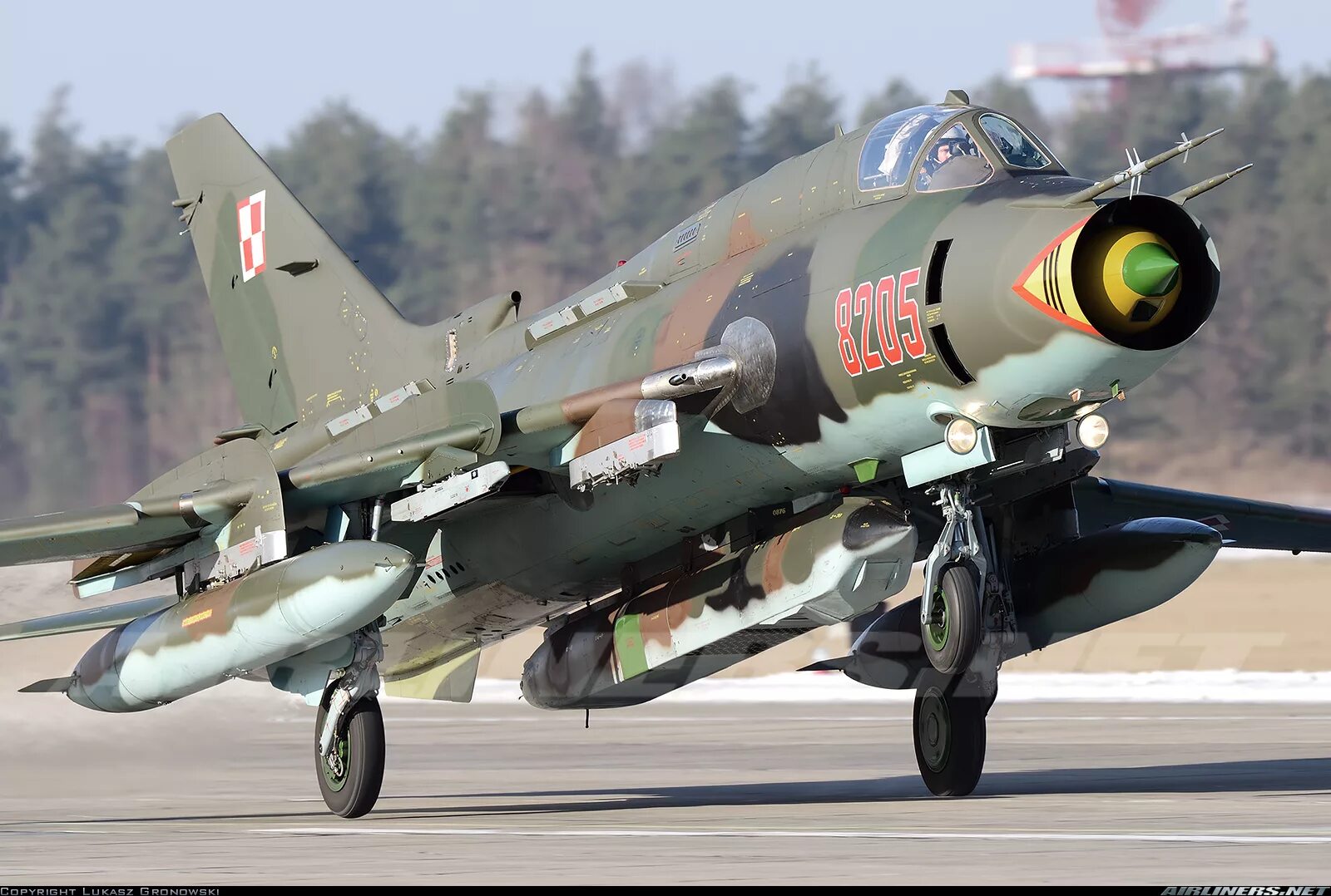 Су-17 истребитель-бомбардировщик. Истребитель-бомбардировщик Су-17м4. Су-22 ВВС Польши. Самолет Су-17м4 в Афганистане. Самолет 17 апреля