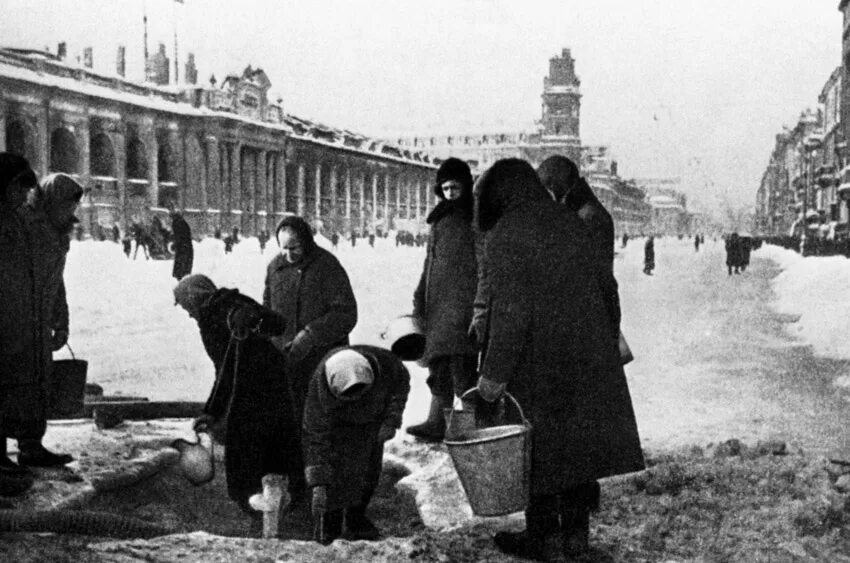 Ленинград город блокада. Блокада ленинграда осень 1941. Блокада ленинграда видео история. Блокадный ленинград силуэт города. Ленинград город.