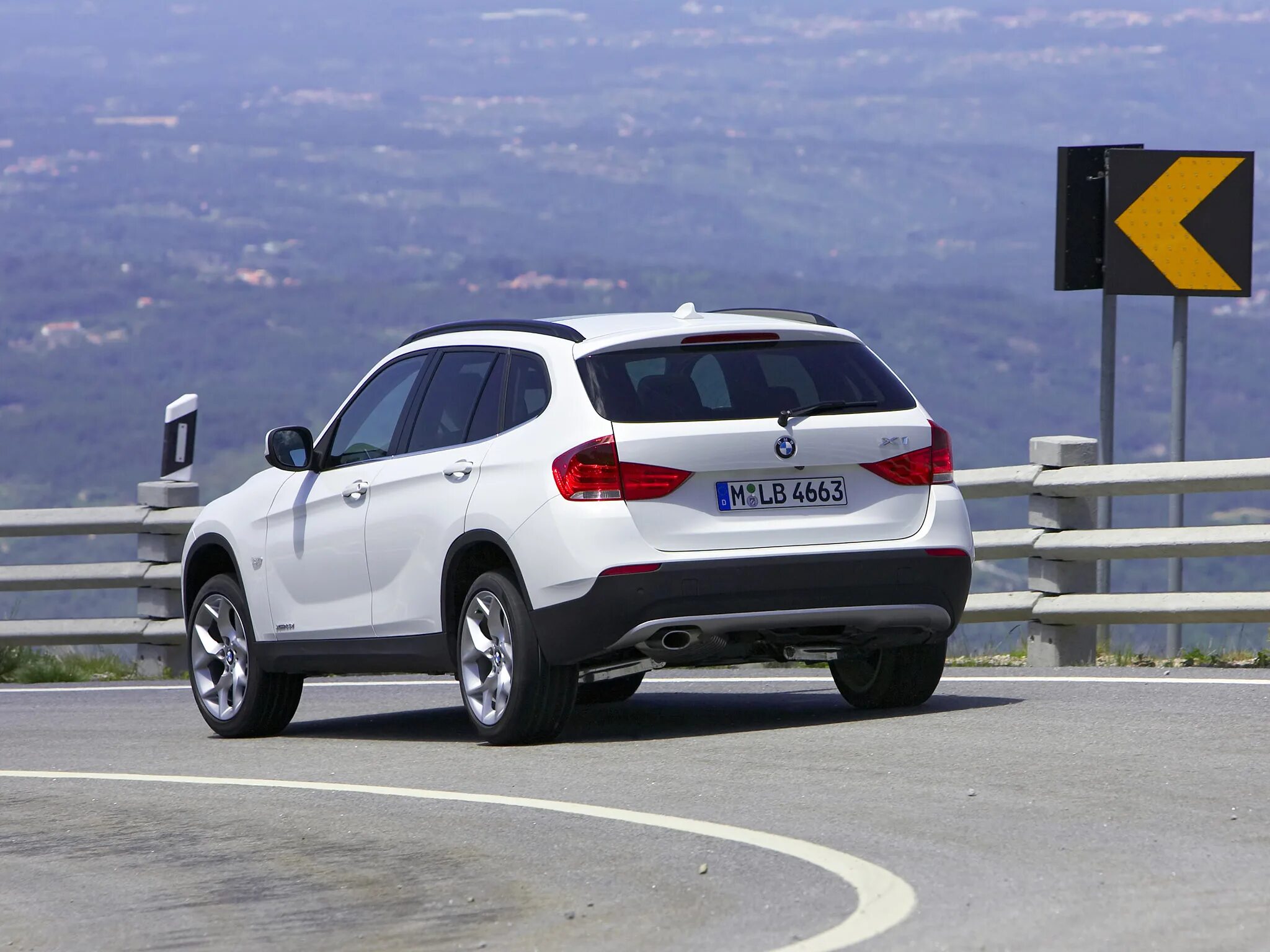 БМВ x1 2021. BMW x1 2013 SUV. BMW x1 23d. БМВ x1 джип.