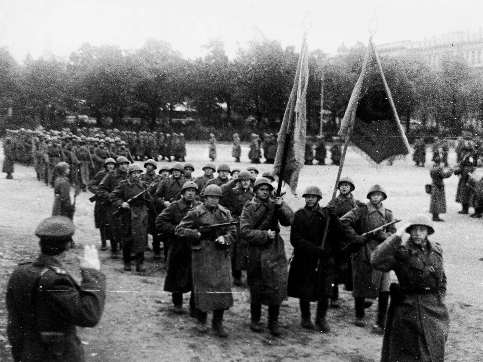 Октябрь 1944 операция. Освобождение Прибалтики 1944. Освобождение Латвии в 1944 году. 13 Октября 1944 г освобождение Риги. Латвия октября 1944.