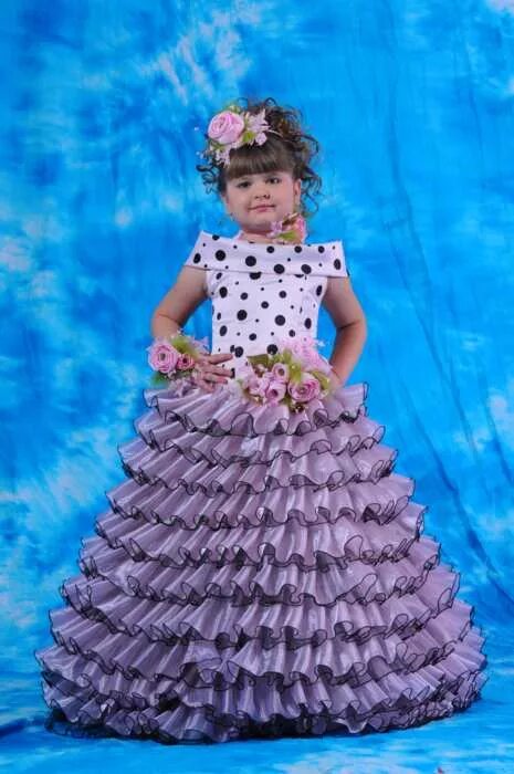 Платье из бросового материала. Платье девочке на конкурс своими руками. Наряд из бросового материала. Платье девочке на конкурс своими руками. Наряд из бросового материала для девочки.