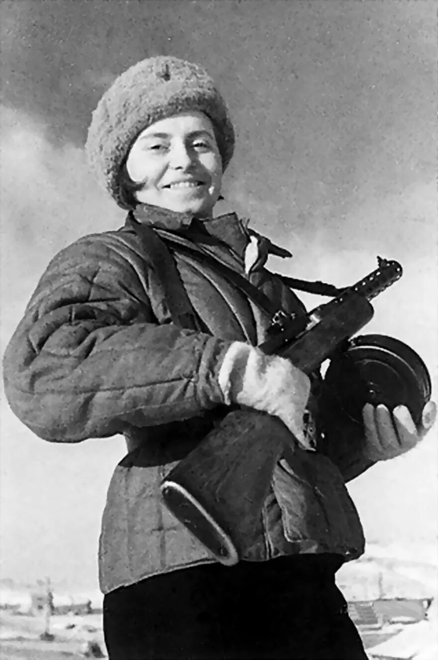 Женщина в ватнике. Женщины на войне 1941-1945. Женщины солдаты ВОВ.