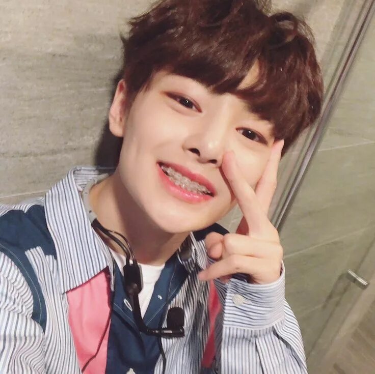 Сынмин из stray. Чонин stray kids.