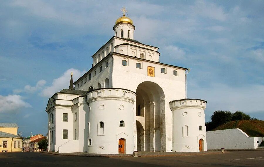 Золотые врата во владимире. Золотые ворота г владимира. Успенский собор и золотые ворота во владимире. Золотые ворота 1164 г владимир. Золотые ворота г владимира.