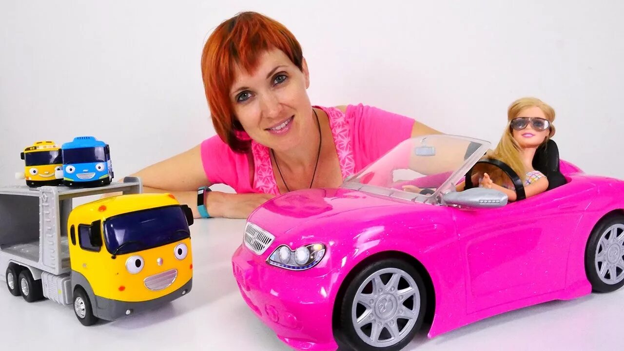 Игры машина куклы. Машина для кена. Розовая машинка для кукол. Barbie внедорожник (dvx58). Fiat 500 barbie.