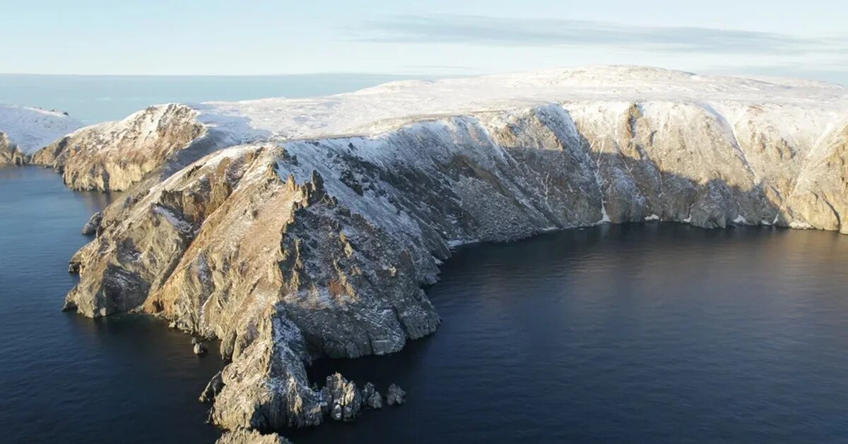 Остров врангеля довольно большой по размерам остров. Остров врангеля российский остров. Остров врангеля на карте мира. Остров врангеля заповедник на карте россии. Заповедник остров врангеля на карте.