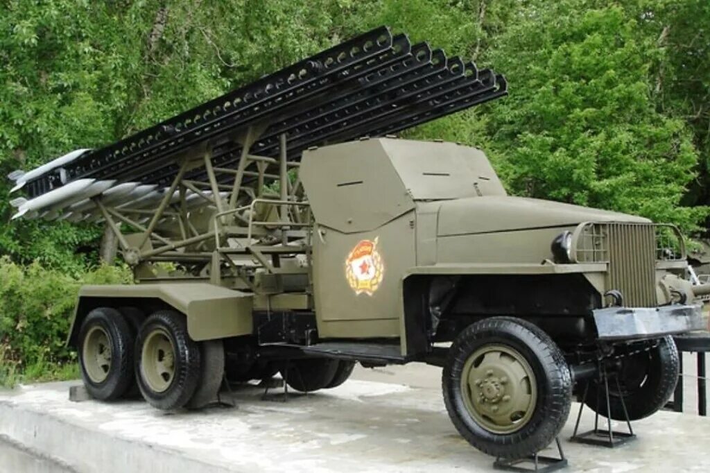 Катюша p133. Бм-13. Бм-13 вид сбоку. Зис-5 катюша. Рсзо катюша бм-13.