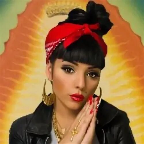 Rosa jarina made in milano. Jarina de marco. Джина де марко. Stfu сонг. Anitta, bia & jarina de marco.