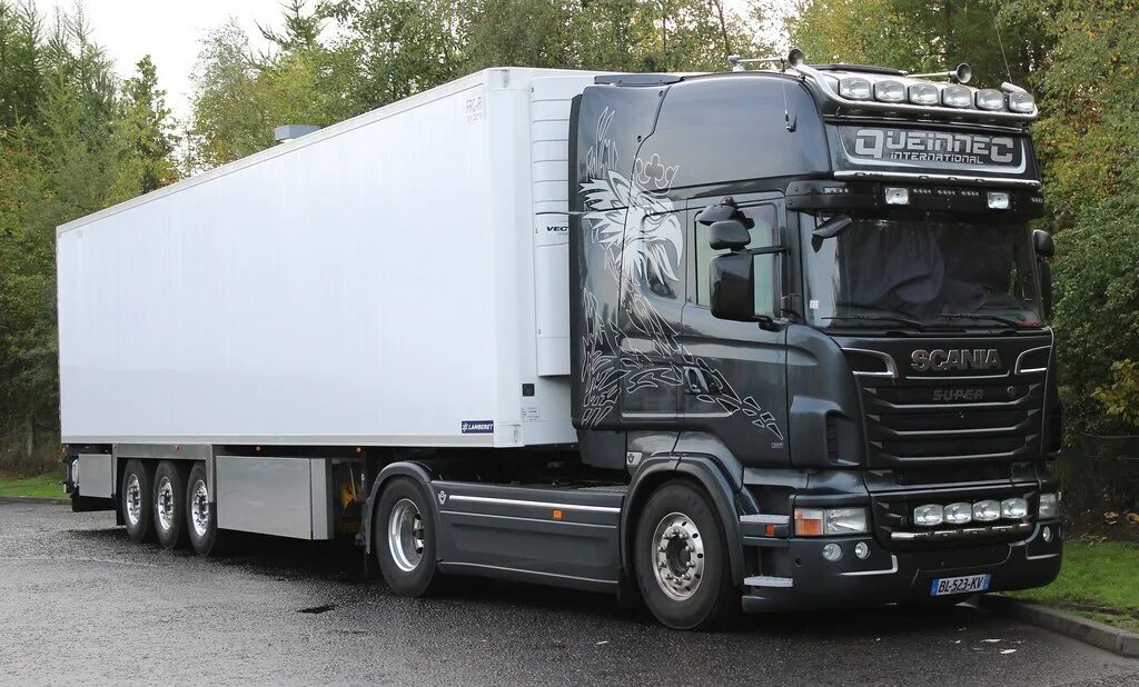 Красная скания тонар. Скания с полуприцепом. Скания с полуприцепом. Скания r144. Скания с полуприцепом.