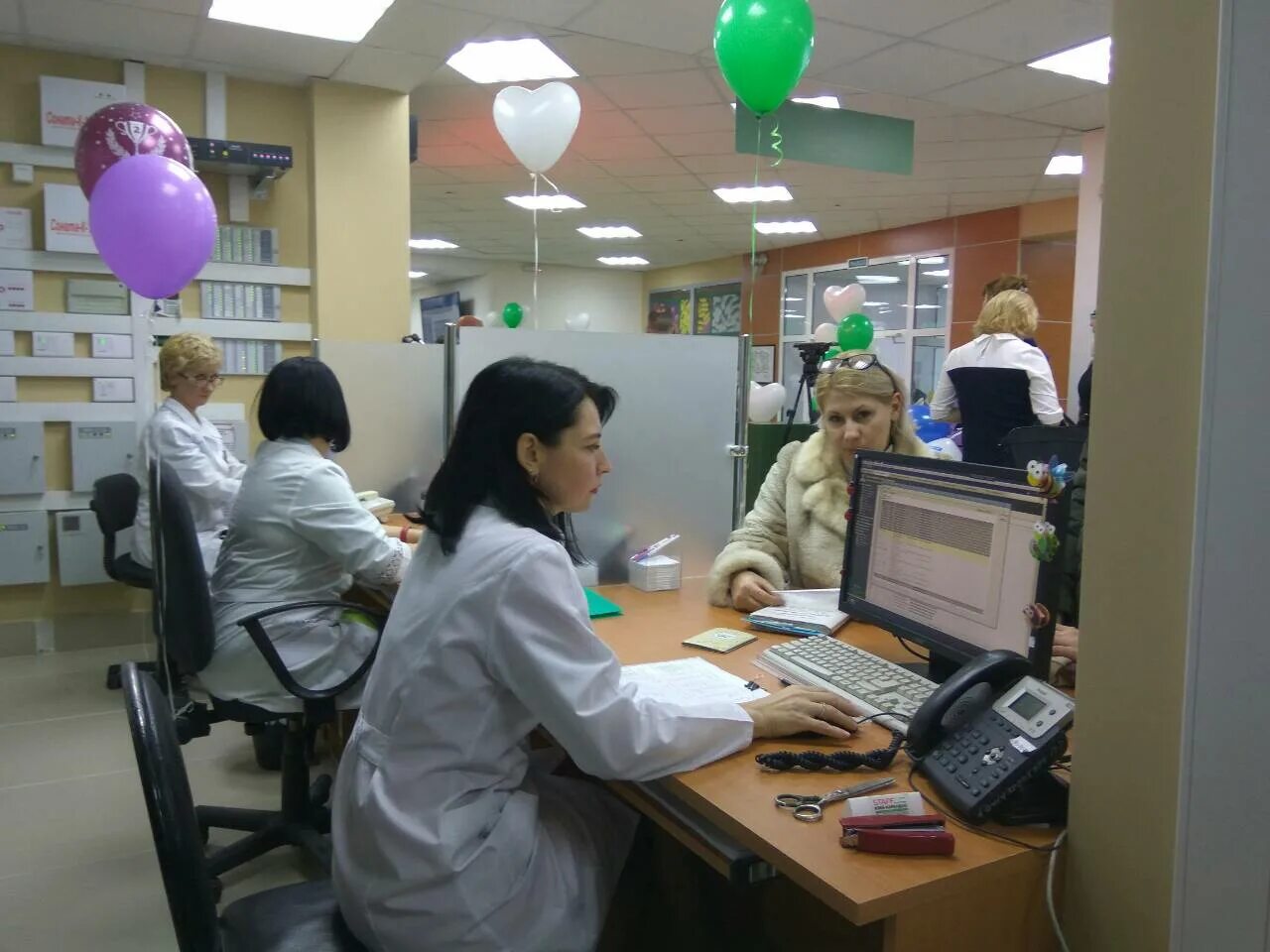 регистратура поликлиники. поликлиника 8 регистратура. 33 больница регистратура. регистратура поликлиники. казахстан регистратура.