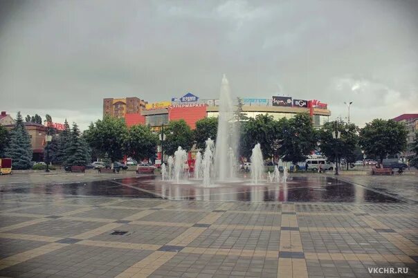 Лето черкесск. Черкесск площадь. Площадь г. Черкесска. Площадь Ленина Черкесск.