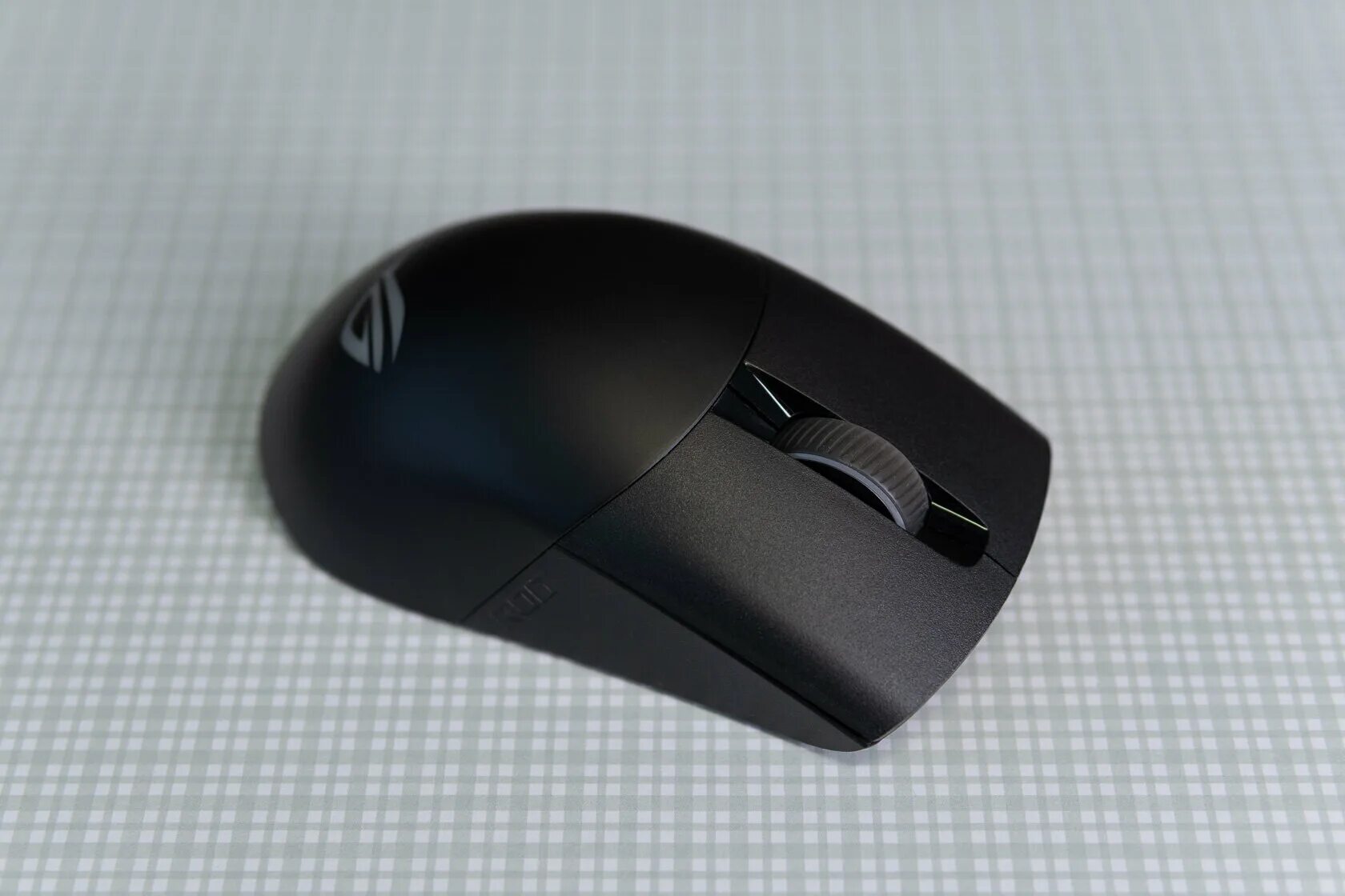 Мышь io red square nova. Asus rog keris wireless. несимметричная мышка. мышь беспроводная новинка 2025.