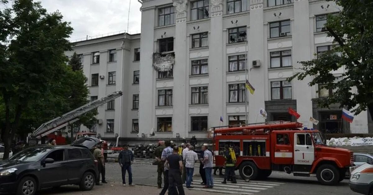 Обстрел Луганской ОГА 2 июня 2014 года. Луганская областная военно-Гражданская администрация. Авиаудар по Луганской ОГА 2014.