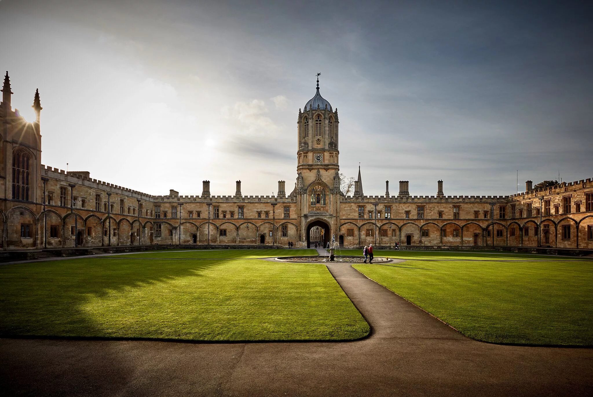 Oxford university town. Оксфорд Англия университет. Великобритания • Оксфордский университет — Англия. Англия графство Оксфордшир Оксфорд Оксфордский университет. Сити-оф-Оксфорд университет.