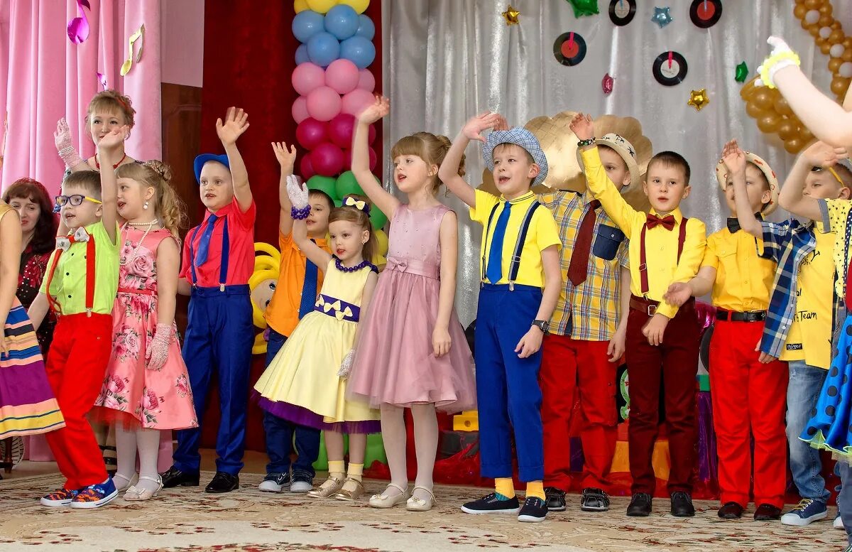 Одеть ребенка на праздник