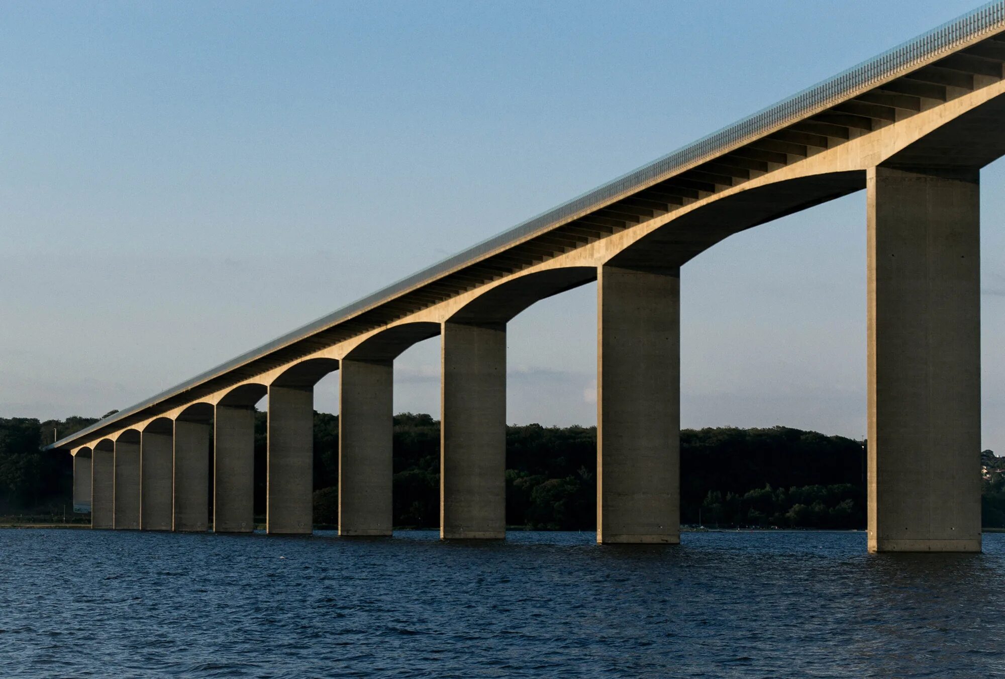 Мост какая система. Балочный мост в России. Тяньцзиньский виадук. Железобетонный арочный мост. Железобетонный балочный мост.