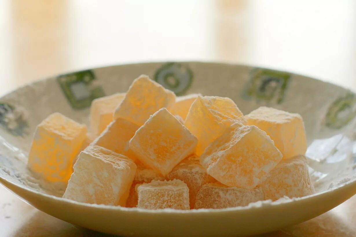 рахат лукум тыквенный. восточные сладости рахат-лукум. лукум восточные сладости. пастила рахат лукум сладости. крахмальная сладость.